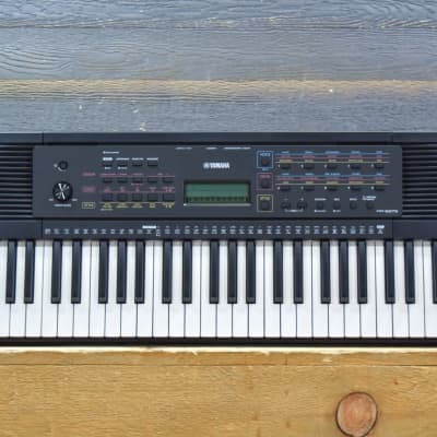 Yamaha PSR-E273 Portable Keyboards 61-Key Entry-Level Portable Digital Keyboard image 4