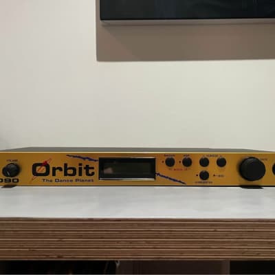 E-MU Systems Orbit 9090 (V2 upgrade!) 'The Dance Planet' Rackmount 32-Voice Synthesizer 1996 - Yellow