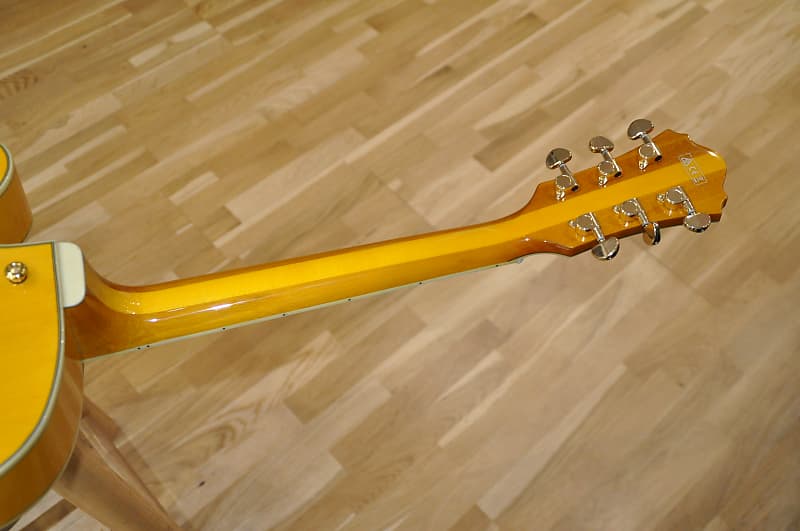 Ibanez PM2-AA Pat Metheny Signature PM2 Antique Amber w Ibanez PM2-AA Pat Metheny Signature PM2 Antique Amber w