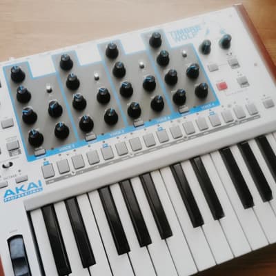 Akai Timbre Wolf