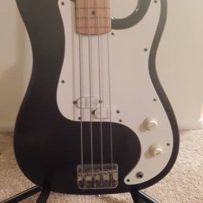 Squire Bullet Bass 1983 Black image 2