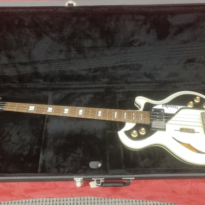 Italia Mondial Classic Bass Cream With Case | Reverb Portugal