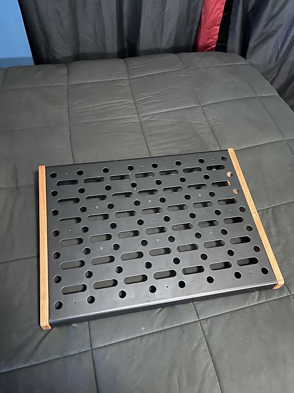 Emerson Custom PedalBoard Extra Large 24” x 18” 2020 Cherry Reverb