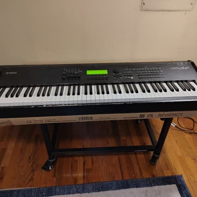 Yamaha S90 88-key synthesizer - price adjustment; please read.