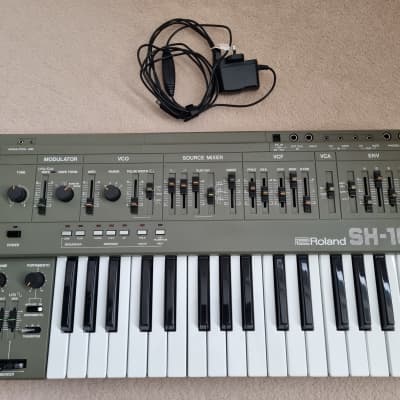 Roland SH-101 32-Key Monophonic Synthesizer 1982 - 1986 - Gray