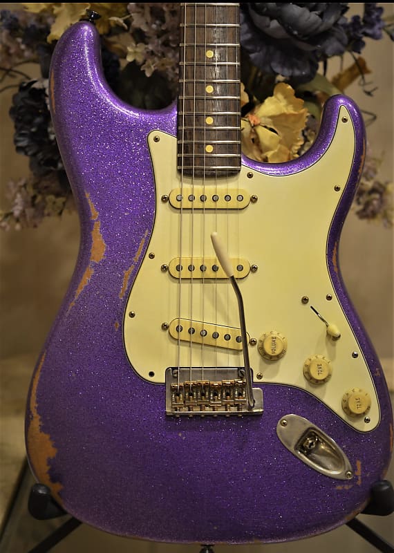 American Fender Stratocaster Custom Relic Purple Sparkle CS
