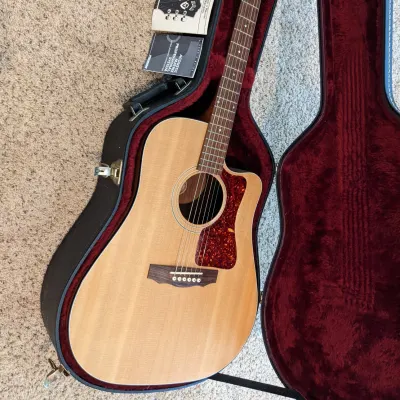 USA Guild True American Acoustic/Electric Dreadnought Cutaway