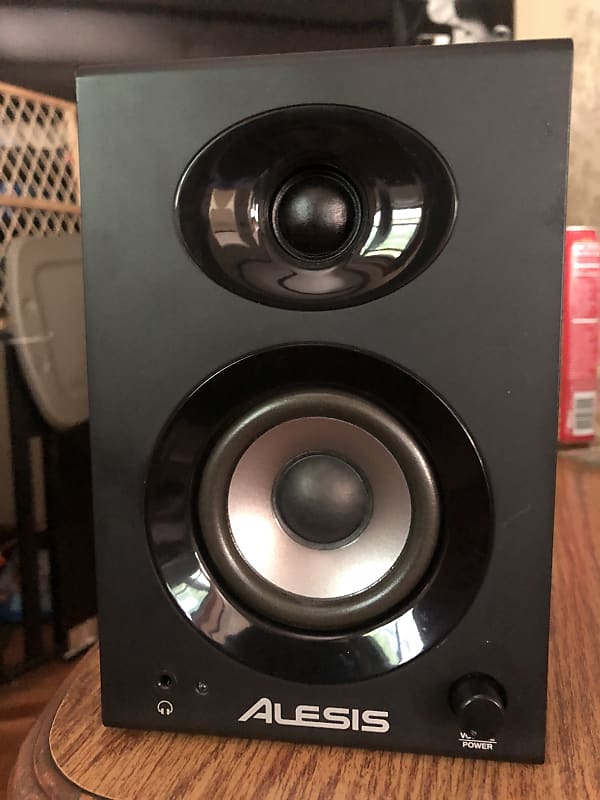 Alesis Elevate 3 Reverb