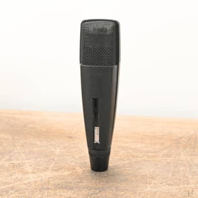 Sennheiser MD 421-II Cardioid Dynamic Microphone CG01H8Y image 7