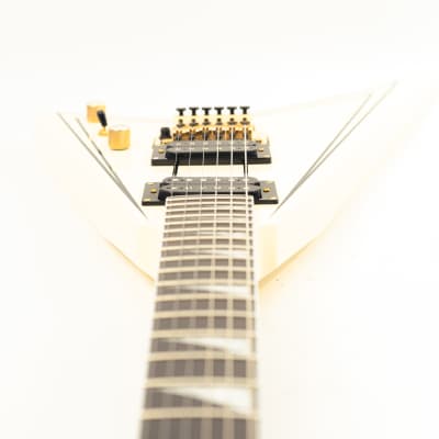 Jackson Pro Series RR3 Randy Rhodes Flying V Guitar White w
