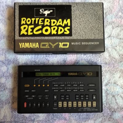 Yamaha QY10 with case