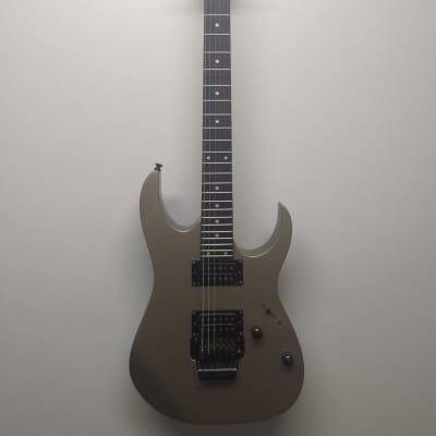 Ibanez rg deals 220 b