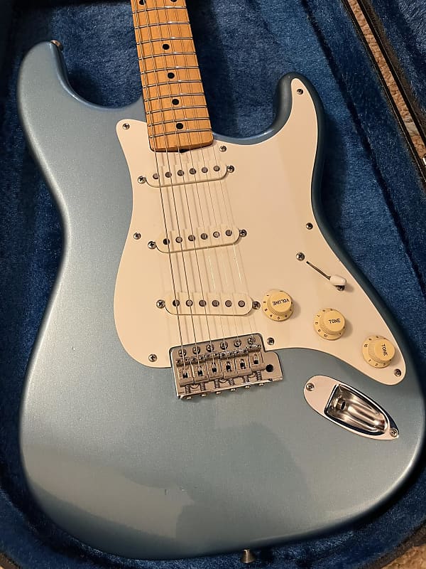 Tokai AST-'56 Vintage Series Stratocaster 1985 - Sonic Blue