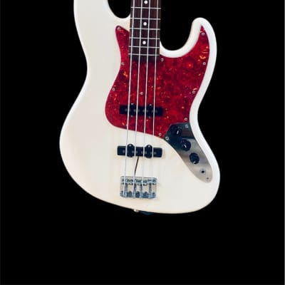 outlet】Verso Instruments / Gravis Bass Matte Silver 【横浜店】 | Reverb Latvia