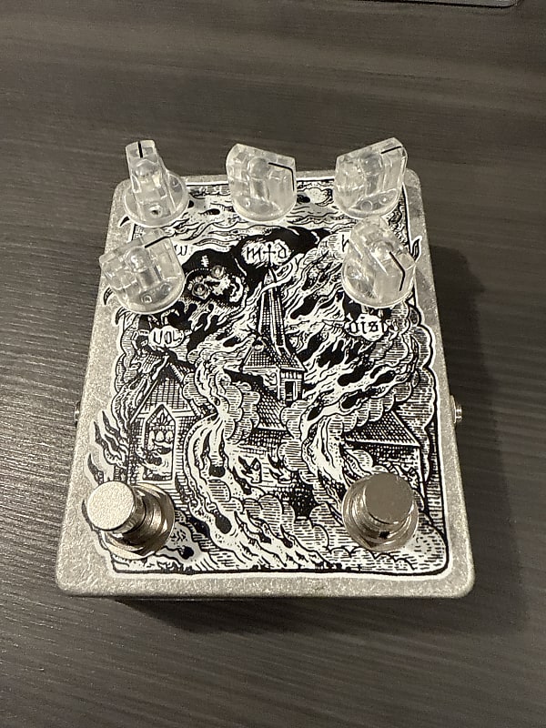 Abominable Electronics Throne Torcher