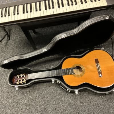 Yamaha CG180S classical guitar made in Taiwan 1985-1988 in excellent condition with beautiful vintage light hard case great for classical guitar students image 4