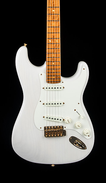 White strat roasted maple clearance neck
