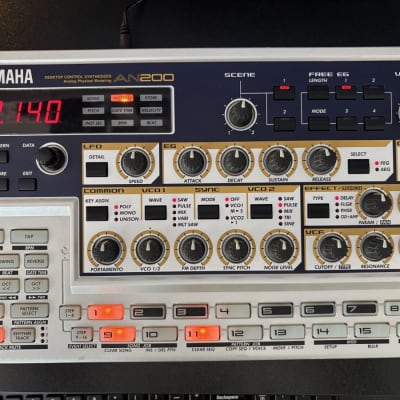 Yamaha AN200 Desktop Synthesizer 2001 - Silver