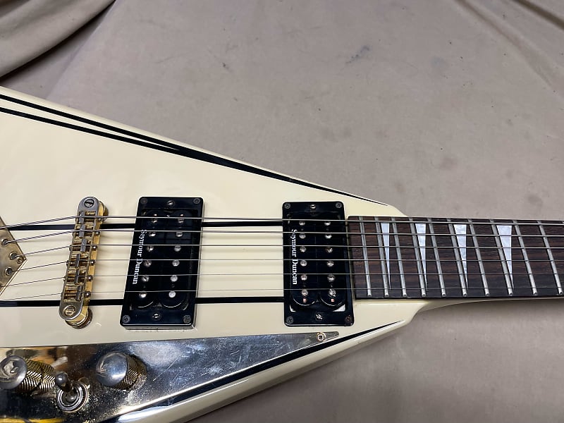 Jackson RR5 RR-5 Randy Rhoads Flying V Guitar with Case MIJ Japan maybe  1996? 2006? White/Gold/Pinstripes