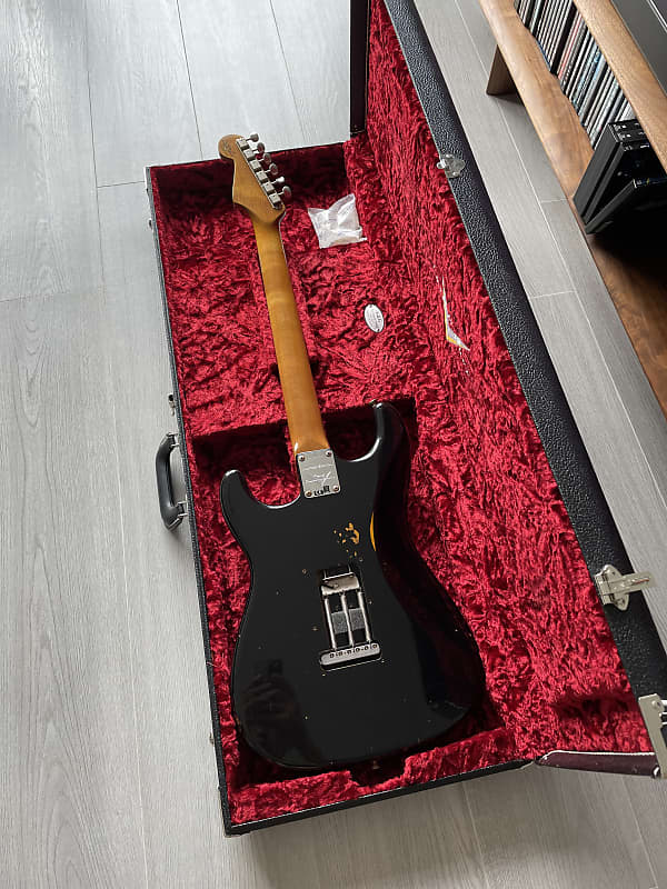 Fender STRATOCASTER SUGIZO