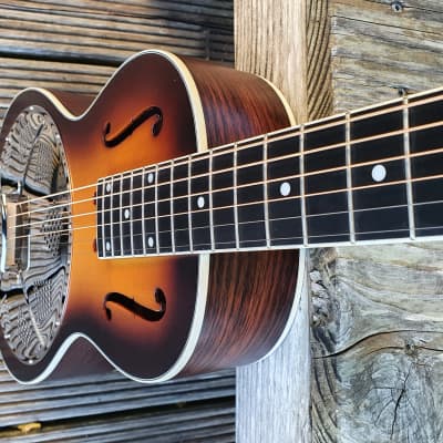 Paramount Little Wing Antique Burst, Single Cone Resonator Gitarre incl. SC image 9
