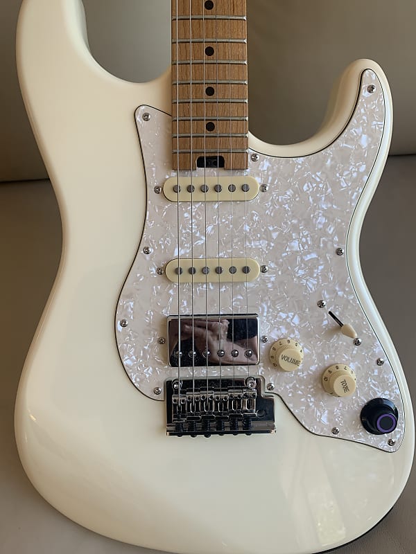 Mooer GTRS S801 2021 Vintage White | Reverb