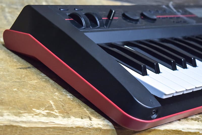 Korg Kross 61 Music Workstation 61-Key Red & Black Mobile