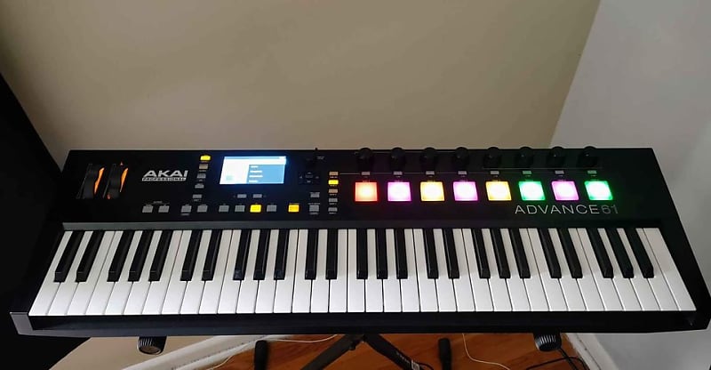 Akai Professional Advance 61 MIDI Keyboard Controller + Software