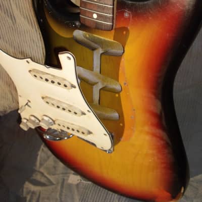 Fender Stratocaster Lefty 1965 Sunburst All original Rare ! image 2