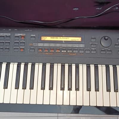Roland XP-30 61-Key 64-Voice Expandable Synthesizer 1999 - 2004 - Black