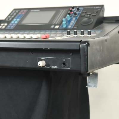 Yamaha LS9-32 32-Channel Digital Mixing Console CG0038Y image 6