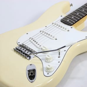 レフティ　Jシリアル　011740　Fender ST72-600L OWH Fender Lefty J Serial 011740 ST72-600L Electric Guitar OWH