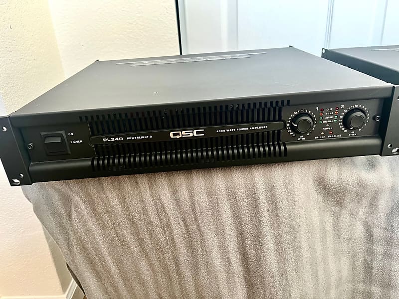 アンプ QSC PL340 QSC PL-340 Powerlight 3 4000 watt Professional Audio Rack