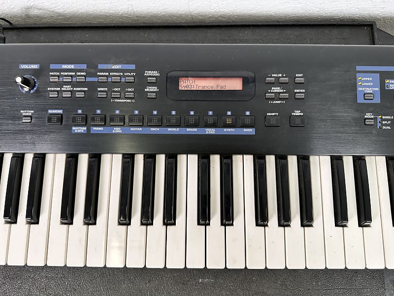Roland Juno D 61-Key Synthesizer