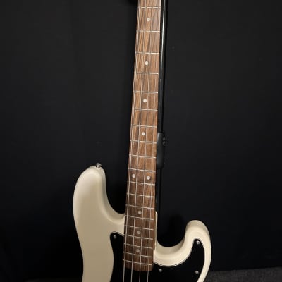 Austin 4-String Electric Bass White P Bass ABP200 w/ Gig Bag #304 image 10