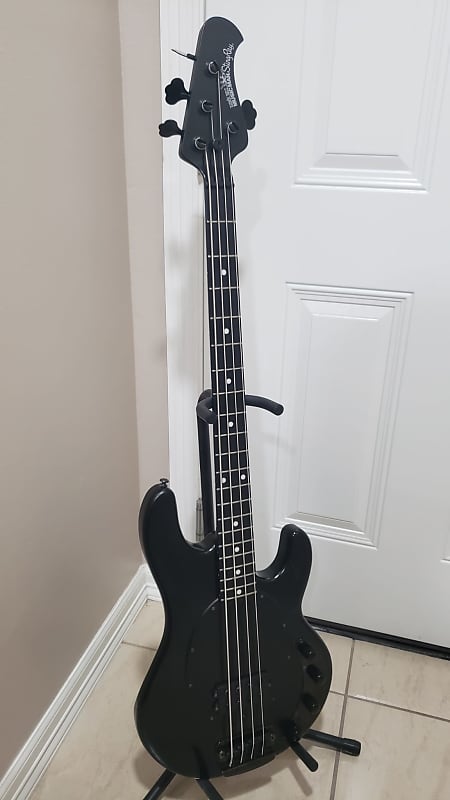 MUSICMAN stingray stealth black スティングレイ - 楽器/器材