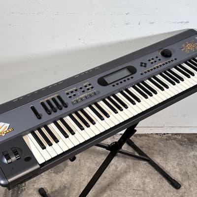 E-MU E-Synth 6903 Polyphonic Digital Synthesiser Sampler Sequencer