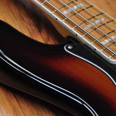 Fender Vintera 70s Jazz Bass 2 Color Sunburst image 9