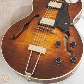 ヘリテージ Heritage H-575 Heritage H-575 Blonde Carved Spruce top Archtop Guitar with