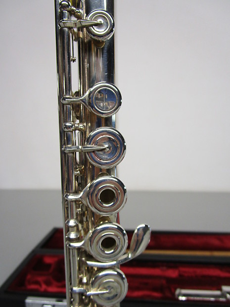 Yamaha 581 Open Hole Inline Flute, Silver, 925, CY, B Foot Yamaha 581 Open Hole Inline Flute, Silver, 925, CY, B Foot