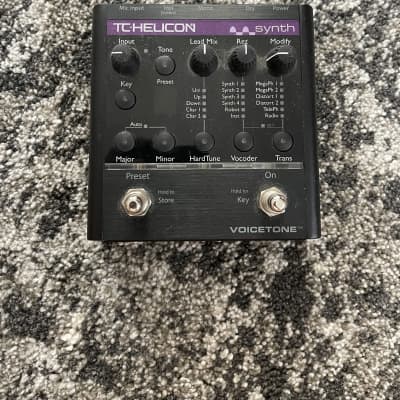 TC Helicon Voicetone Synth Synthesizer Vocal Effect Processor Pedal + PSU