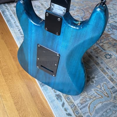 Partscaster (Short Scale HHH S-Style) 2023 - Turquoise stained maple image 4