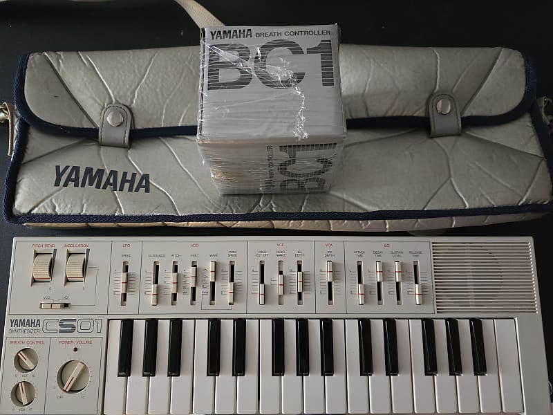 Yamaha CS01 Monophonic Synthesizer 1982 - 1983 - Silver image 1