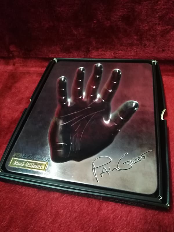 雪の豪奢 Paul Gilbert Handprint Metal Plate Young Guitar the Master コレクション