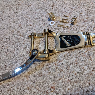 Vibramate Left-Handed V7-335 E-Series with Left-Handed Bigsby B7 Gold image 2