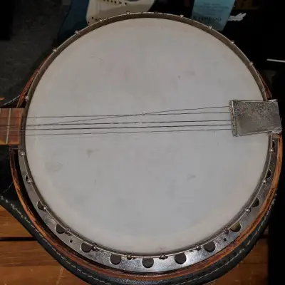 Leo Master 5 String Banjo with chip board case image 3