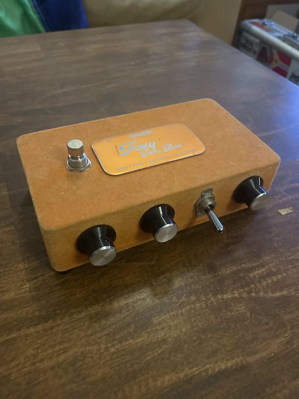 Warm Audio Foxy Tone Box