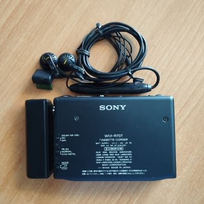 Sony WM-R707 Walkman Portable Stereo Cassette Recorder (1988)