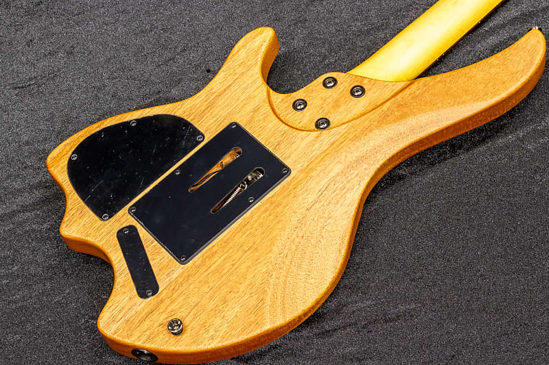 Seed Kirin 桜村眞 モデル | Sago New Material Guitars