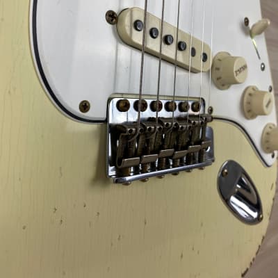 Fender Custom Shop 1967 Stratocaster Heavy Relic Electric Guitar Aged Vintage White image 8